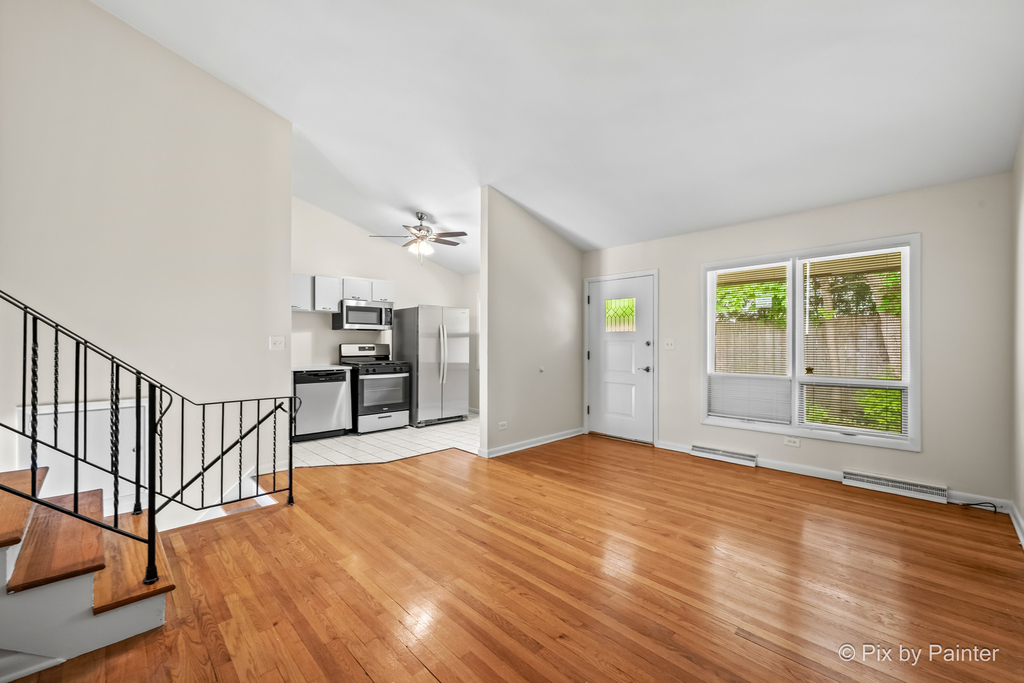 327 E Lake Street - Photo 4