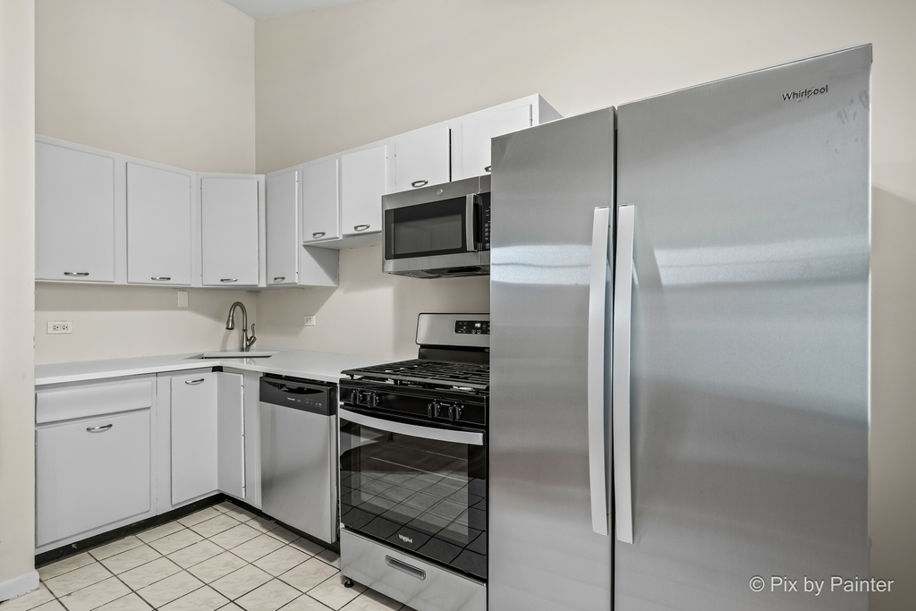 327 E Lake Street - Photo 7