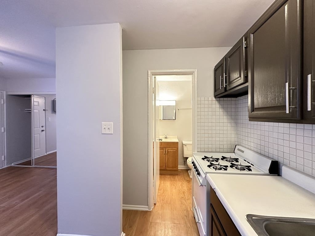 4537 N Dover Street - Photo 6