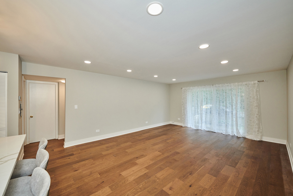 7074 N Ridge Boulevard - Photo 12
