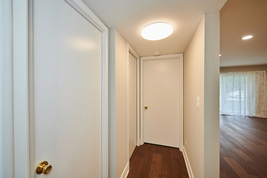 7074 N Ridge Boulevard - Photo 8