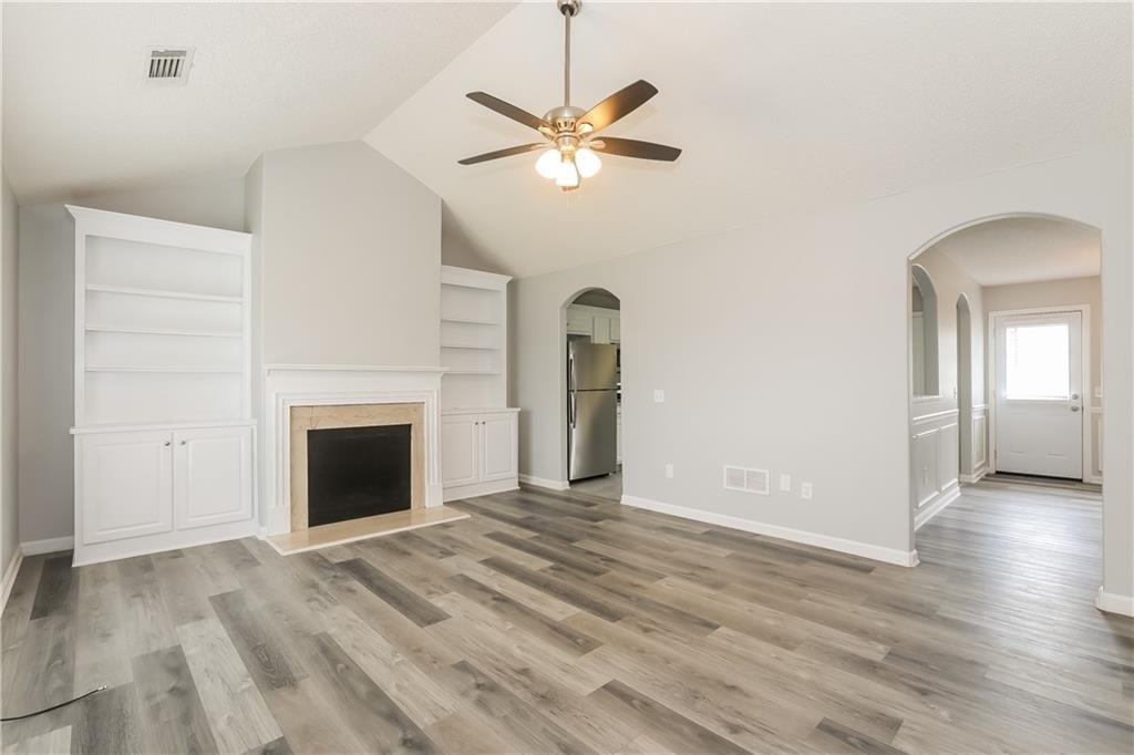 1303 Princess Drive - Photo 2