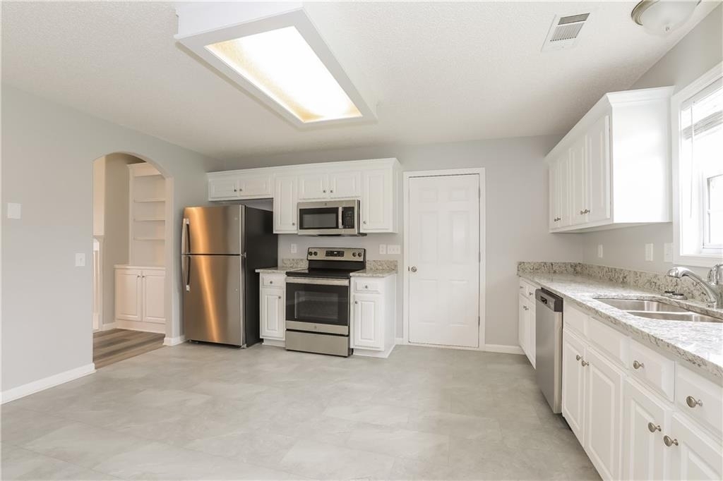 1303 Princess Drive - Photo 4