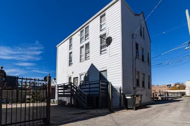 3614 W George Street - Photo 0