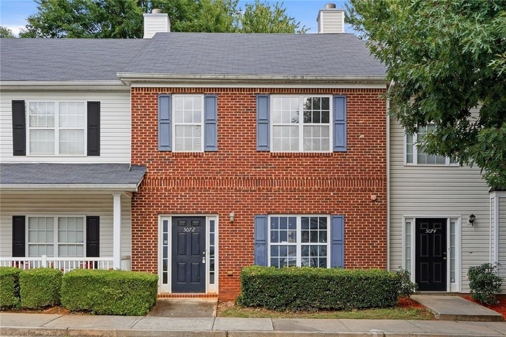 5072 Leeshire Trace - Photo 0
