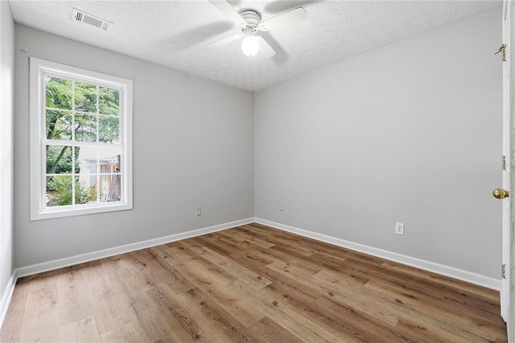 5072 Leeshire Trace - Photo 16