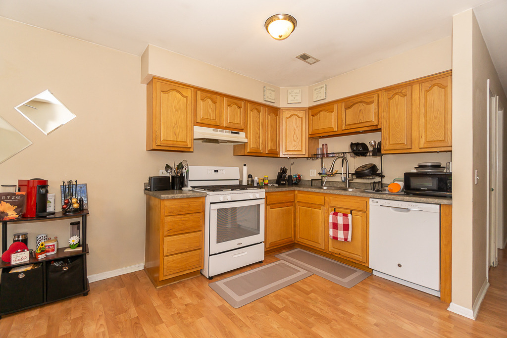 381 S Collins Street - Photo 4