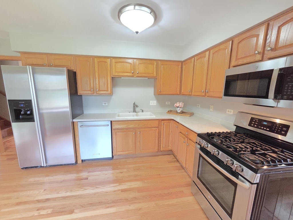 8112 Rutherford Drive - Photo 3