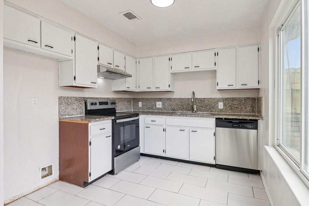 14067 Towneway Drive - Photo 9