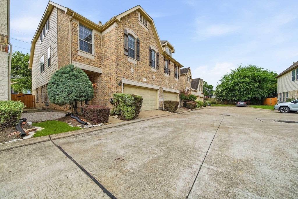 2711 Wallingford Pines - Photo 0