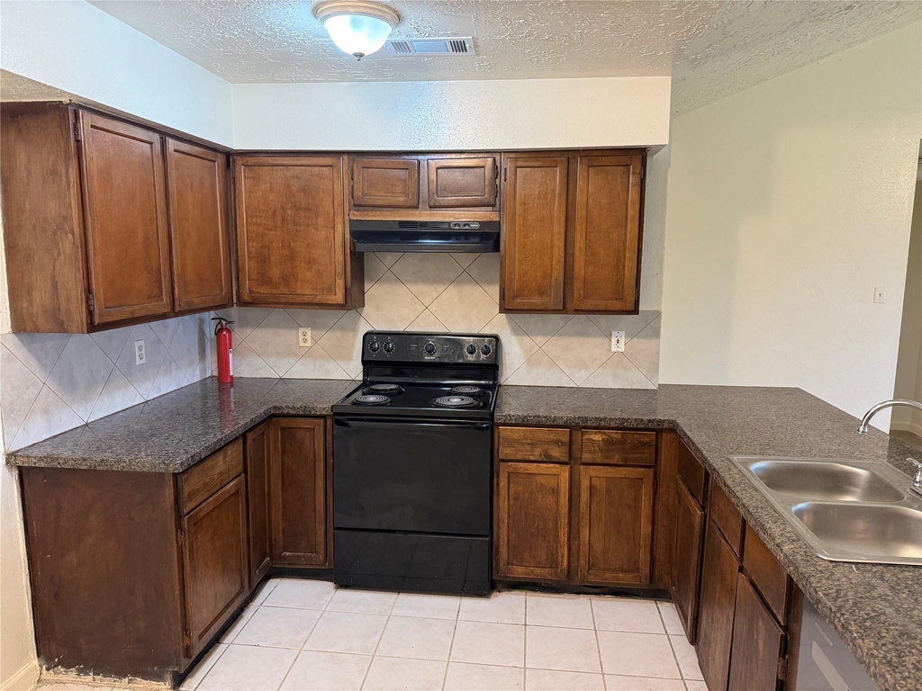 8307 Bird Meadow Lane - Photo 6