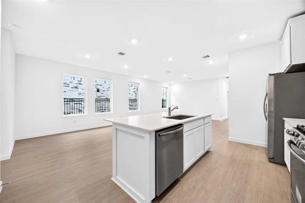27447 Sunterra Village Drive - Photo 17