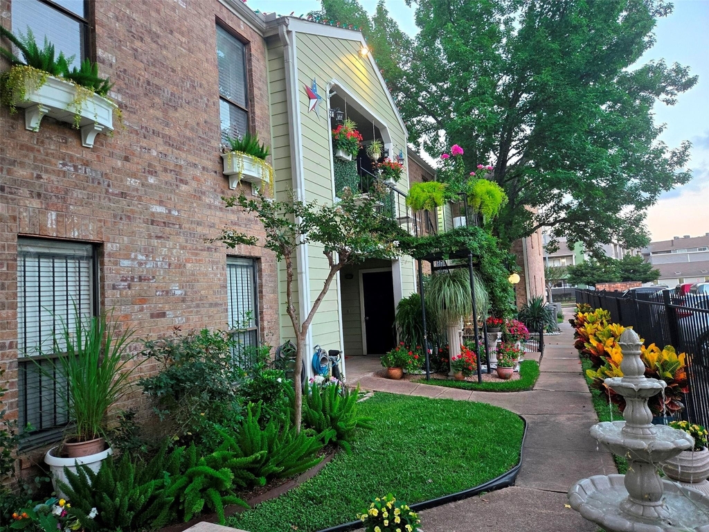 6602 Harbor Town Drive - Photo 1
