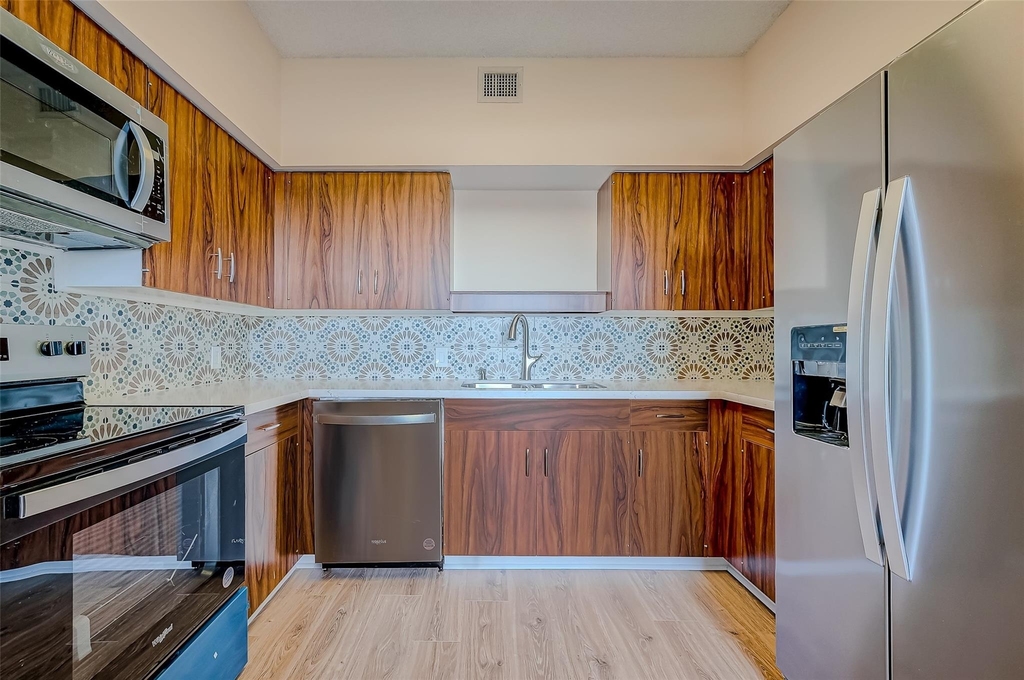 14 Greenway Plaza - Photo 9