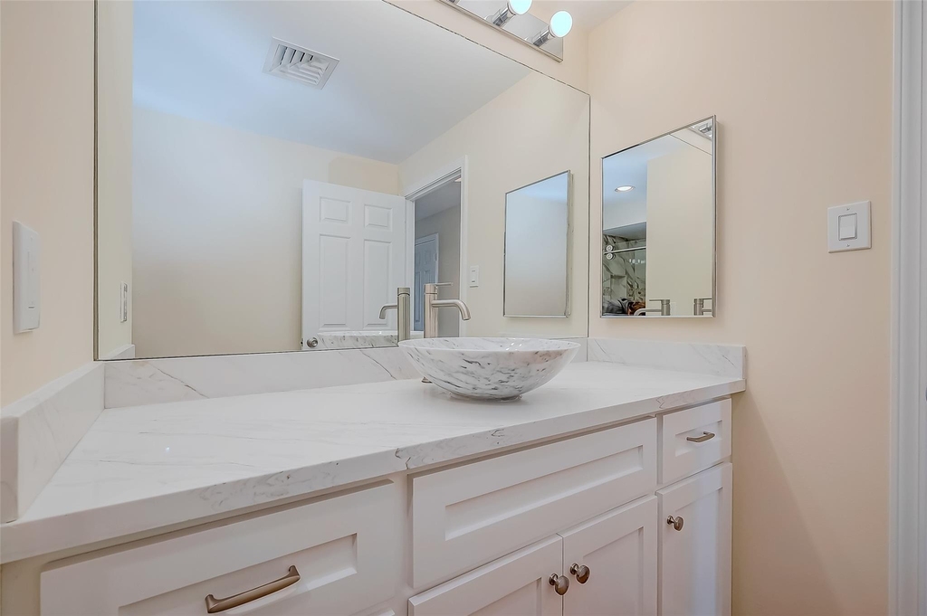 14 Greenway Plaza - Photo 15