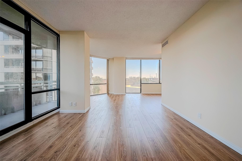 14 Greenway Plaza - Photo 1
