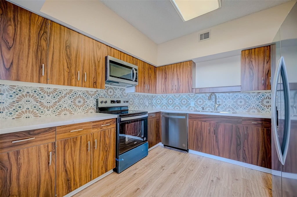 14 Greenway Plaza - Photo 8