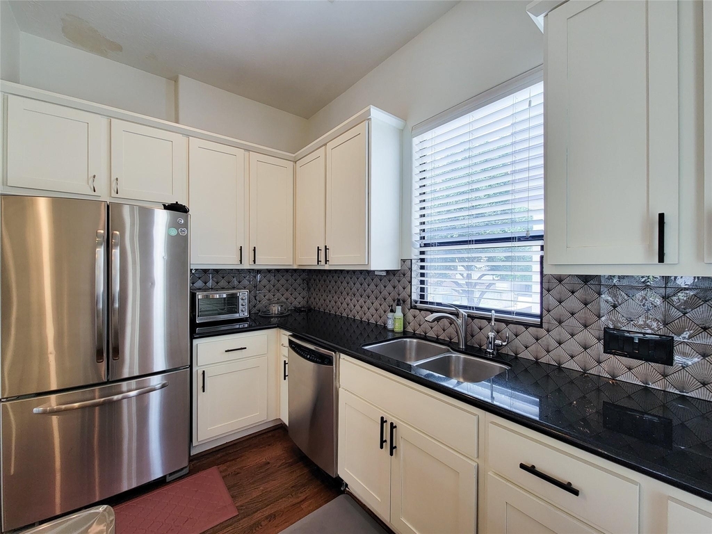 403 Jackson Hill Street - Photo 15