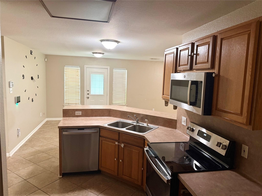 2311 24th Street N - Photo 8
