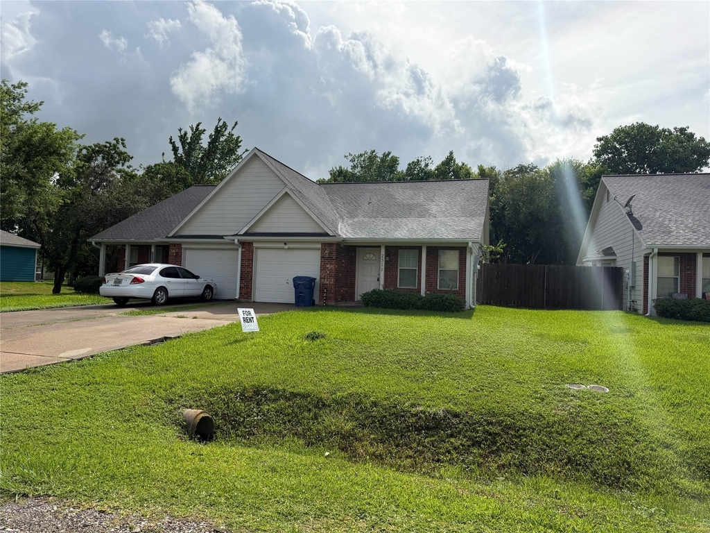 2311 24th Street N - Photo 1