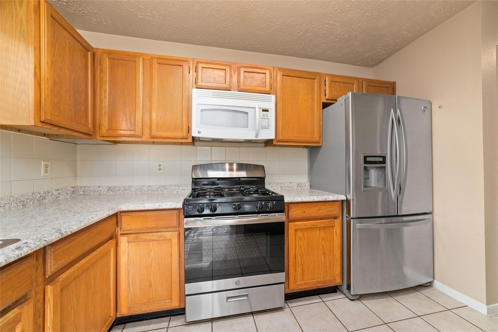 1934 Pincher Creek Drive - Photo 14