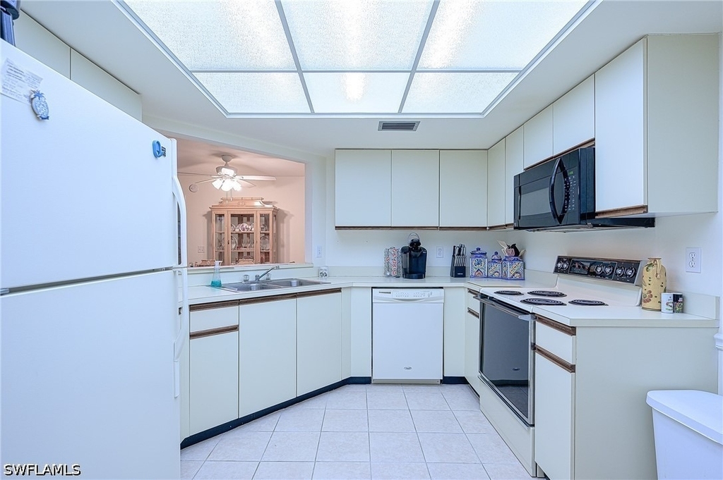 565 Beachwalk Circle - Photo 12