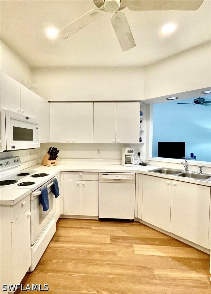 685 Windsor Square - Photo 32