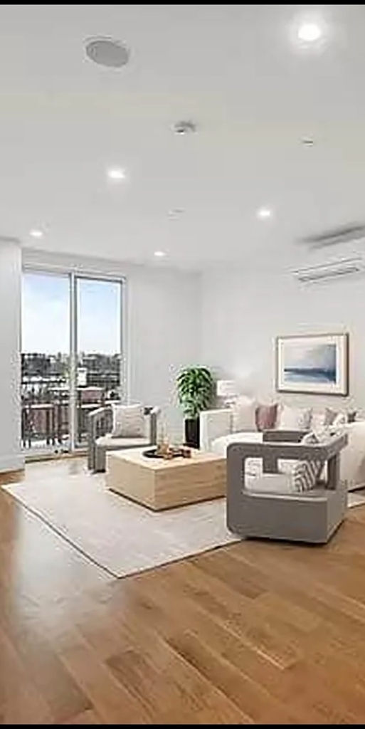 317 Winthrop Street - Photo 0