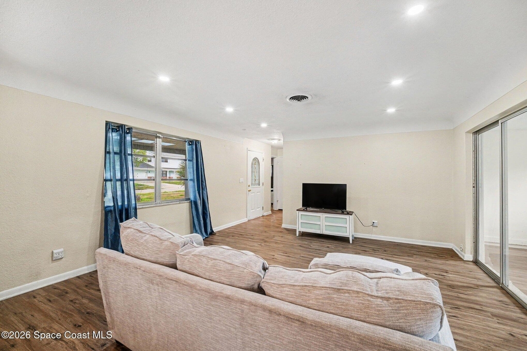 2425 Heritage Drive - Photo 2