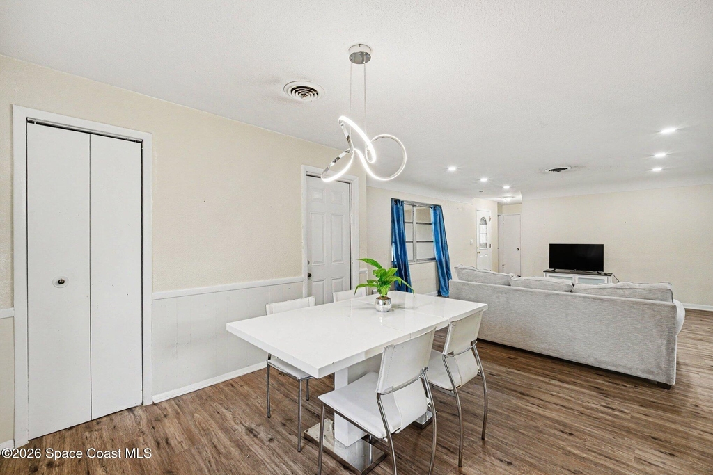 2425 Heritage Drive - Photo 3