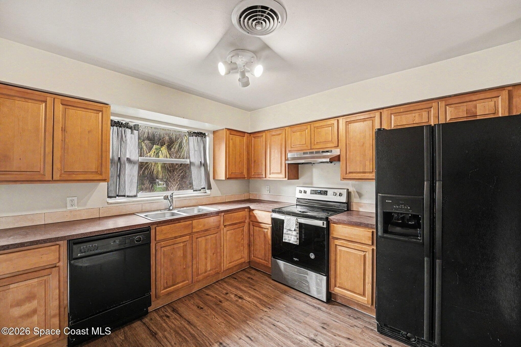 2425 Heritage Drive - Photo 5