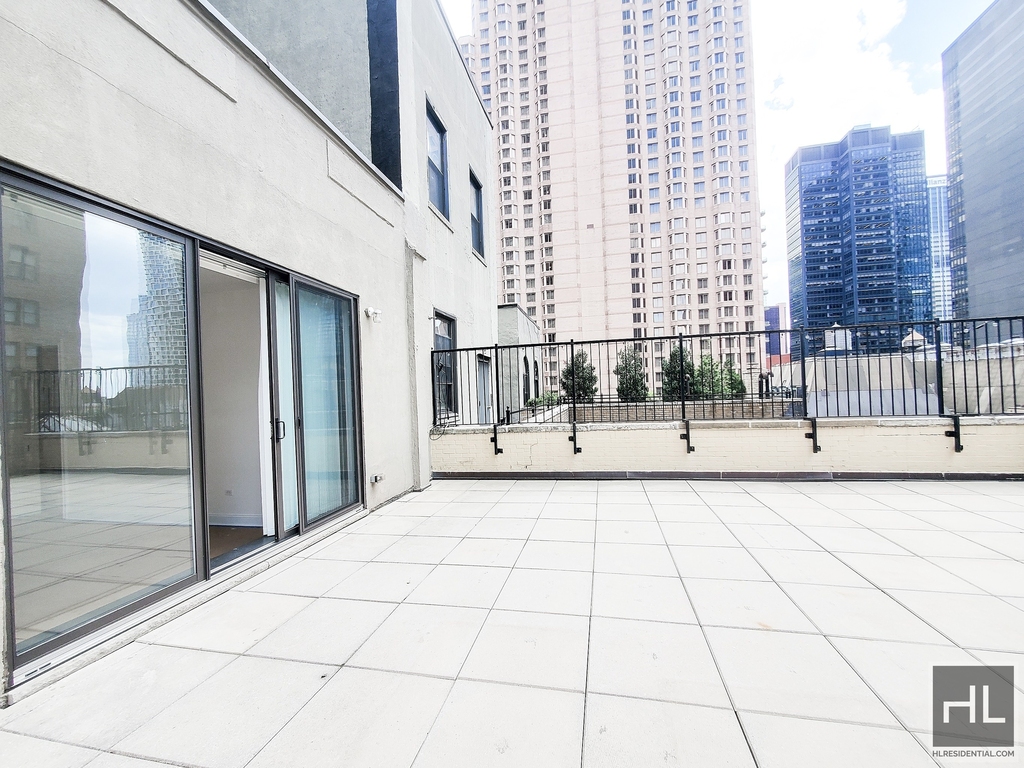 West 55 Street - Photo 2