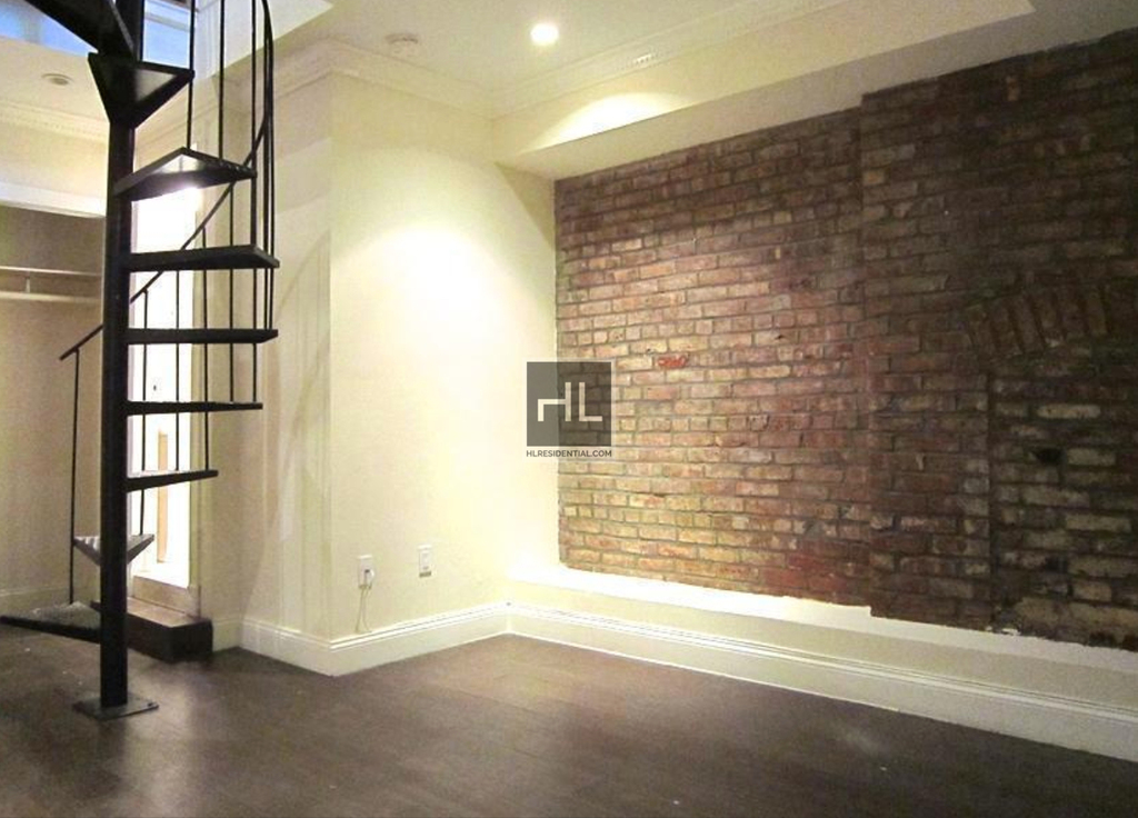 Hudson Street - Photo 0