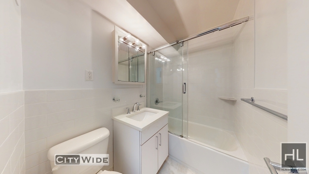 East 56 Street - Photo 3