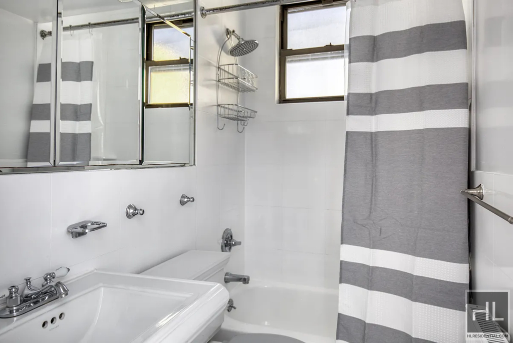 East 13th Street - Photo 5