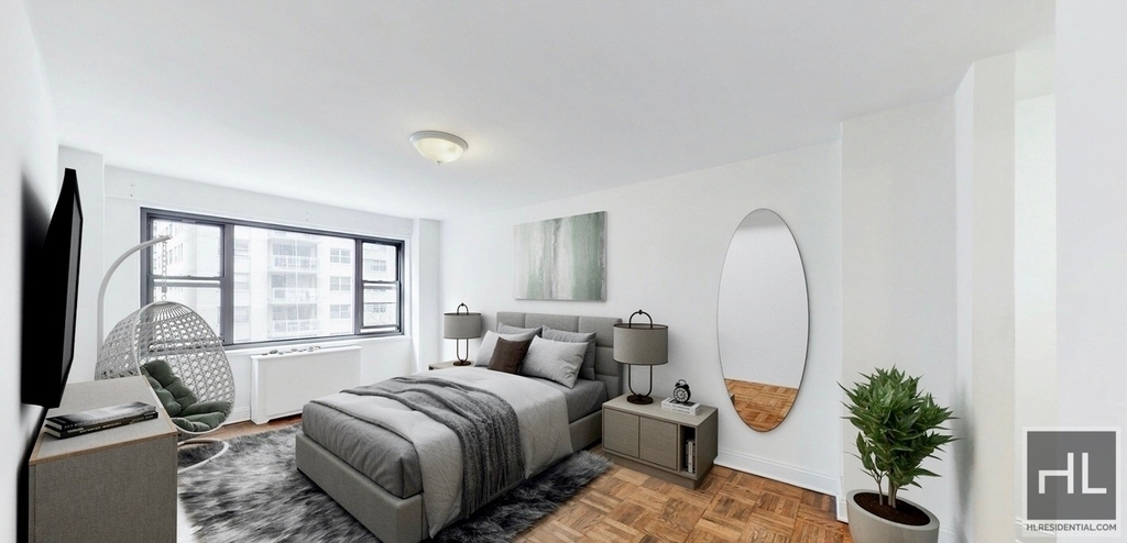 East 56 Street - Photo 2