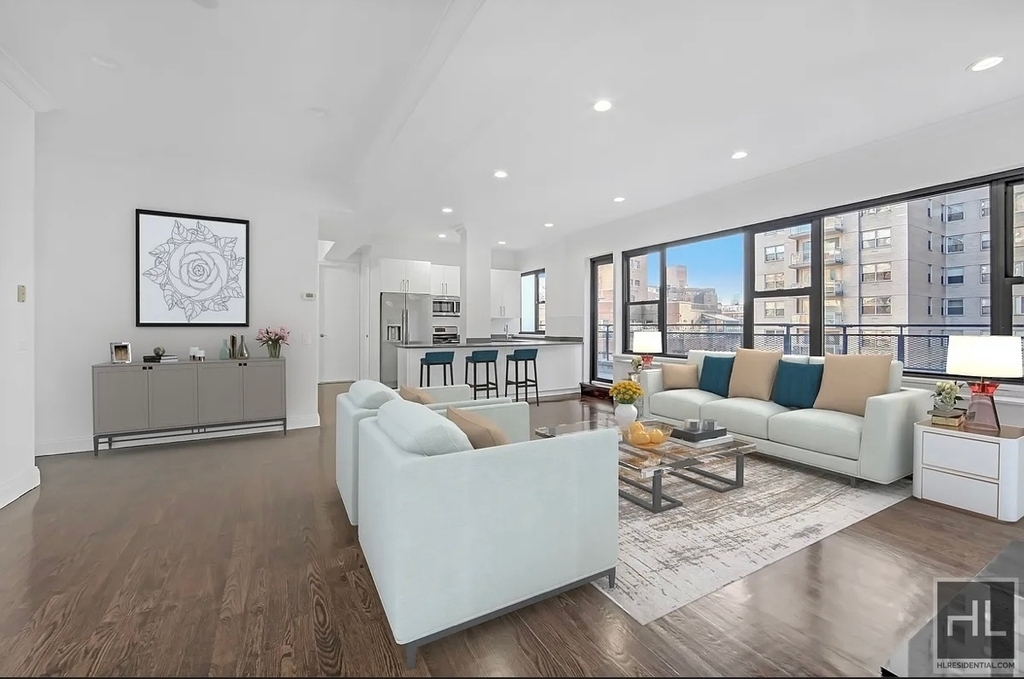 East 56 Street - Photo 1