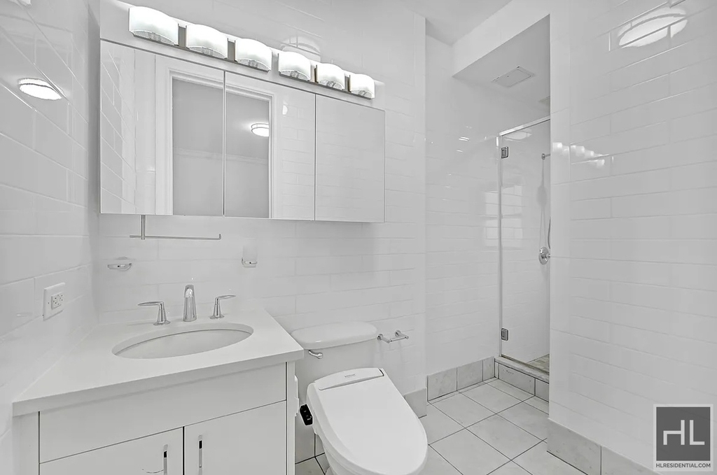 East 56 Street - Photo 3