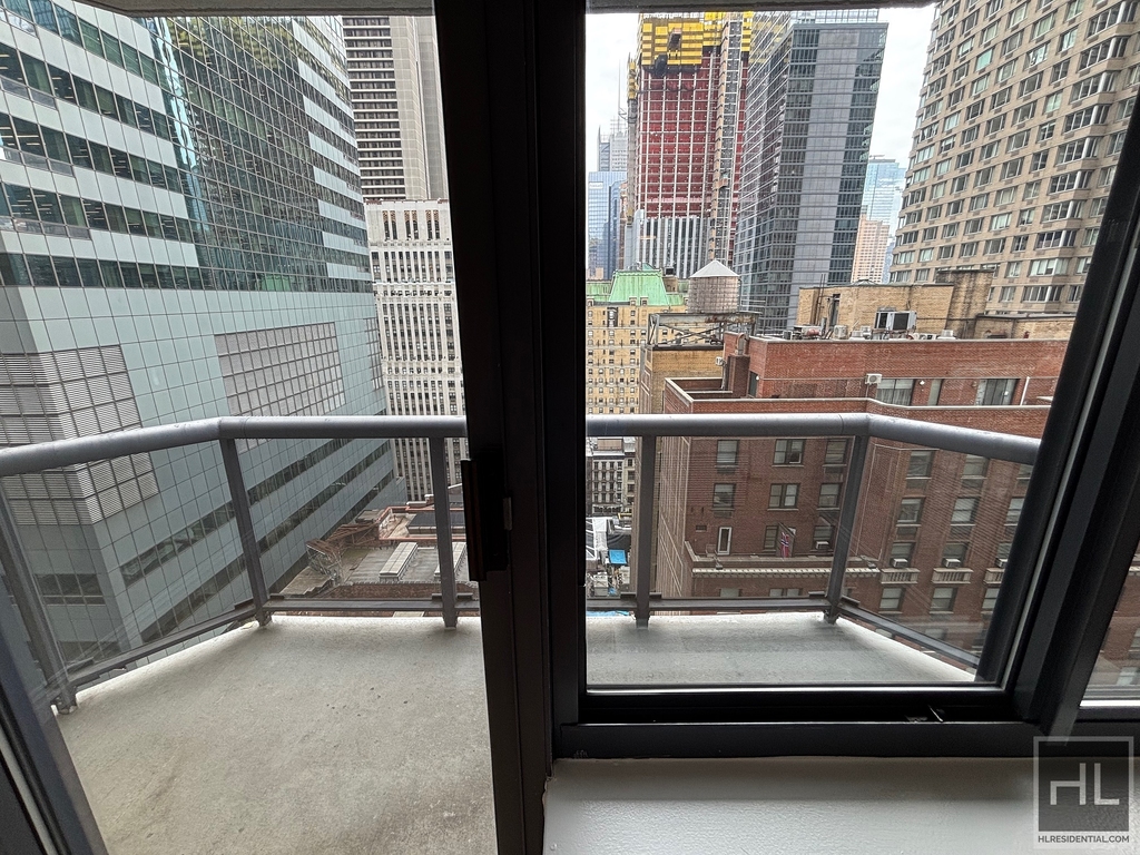 West 48th Street - Photo 6