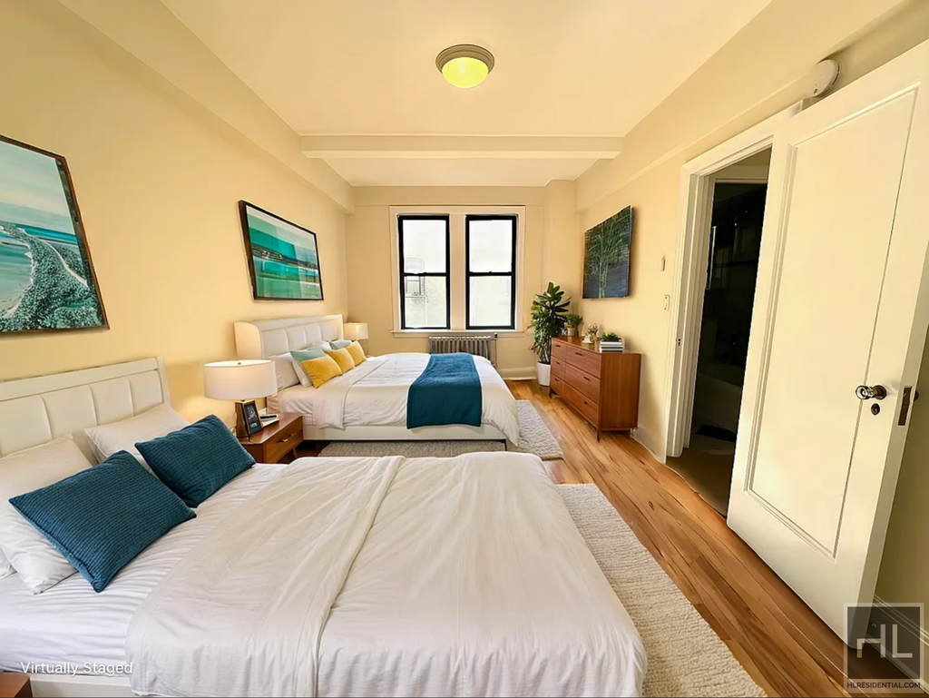 East 68 Street - Photo 2