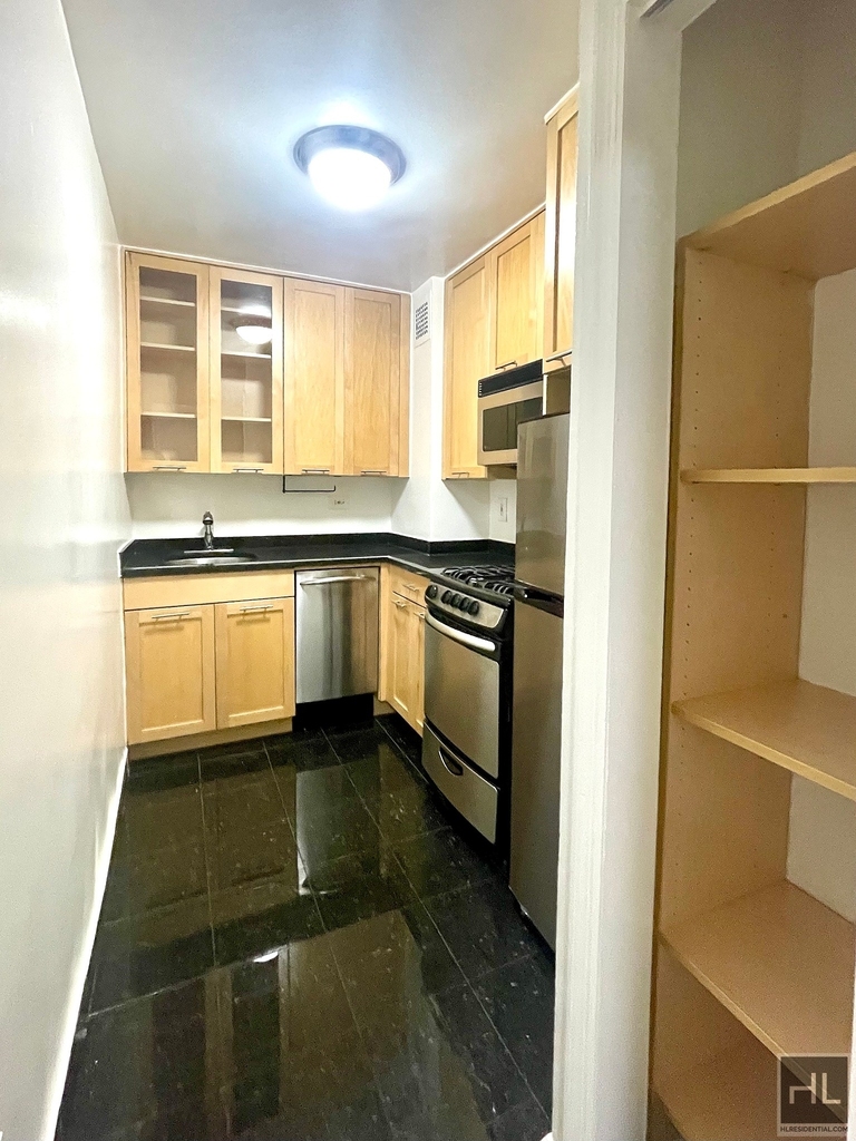 East 36 Street - Photo 1