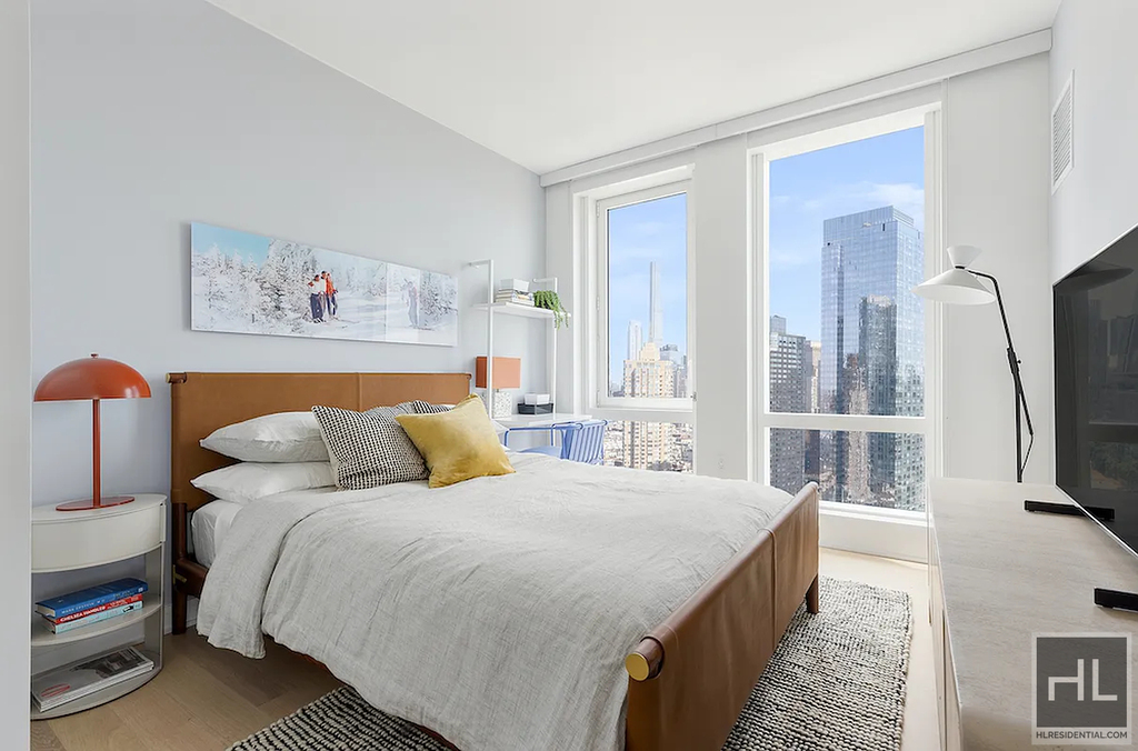 West 38th Street - Photo 1