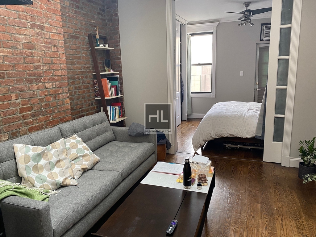 Tenth Avenue - Photo 2