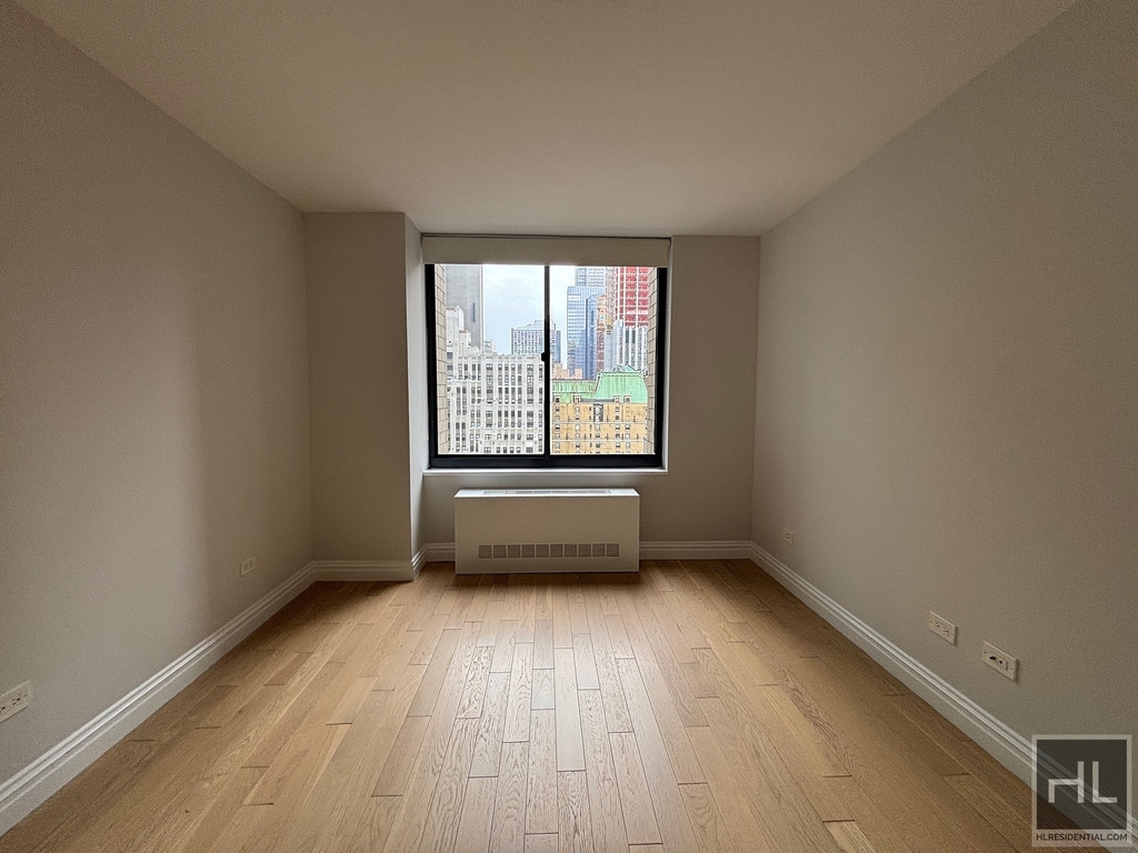 West 48th Street - Photo 0