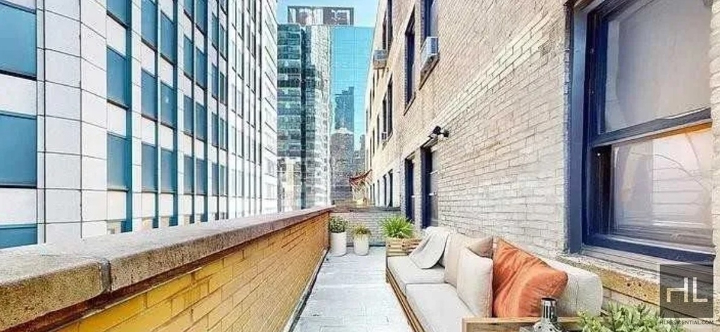 West 55 Street - Photo 6