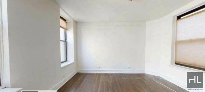East 91 Street - Photo 1