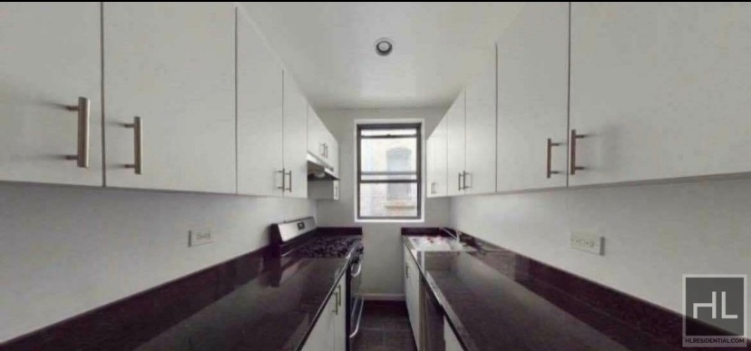 East 91 Street - Photo 3