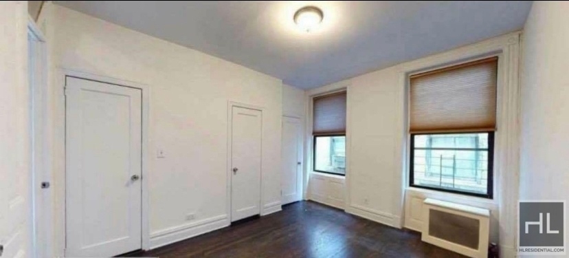 East 91 Street - Photo 2