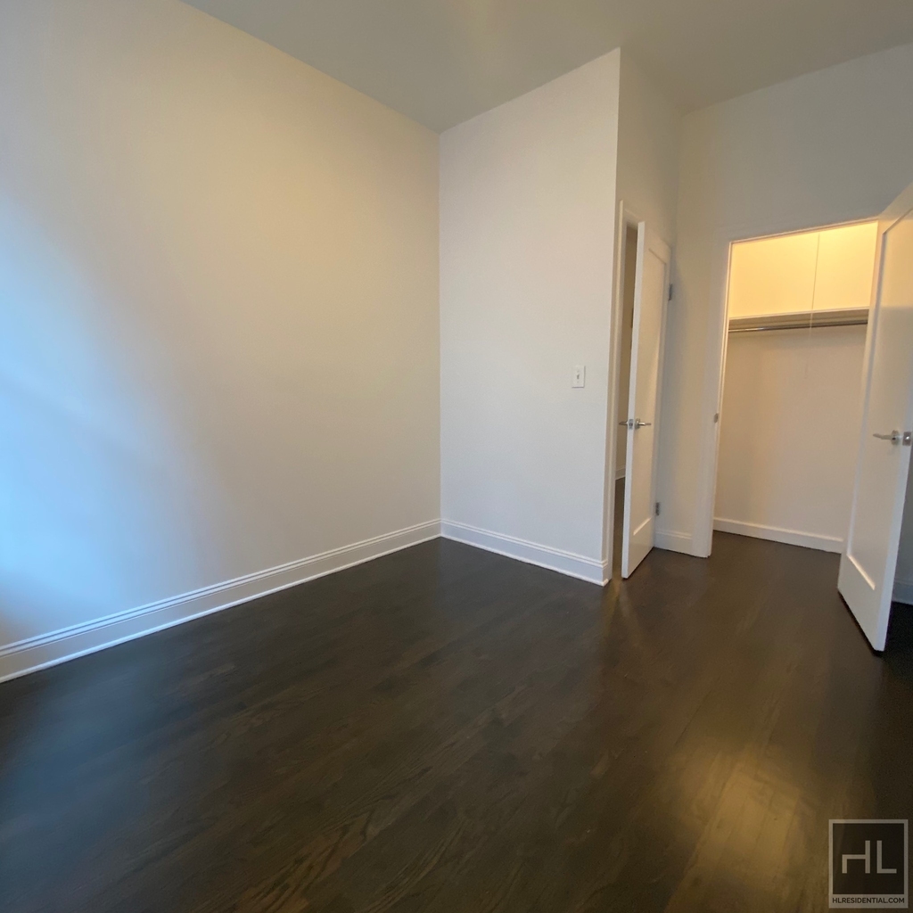 Second Avenue - Photo 3