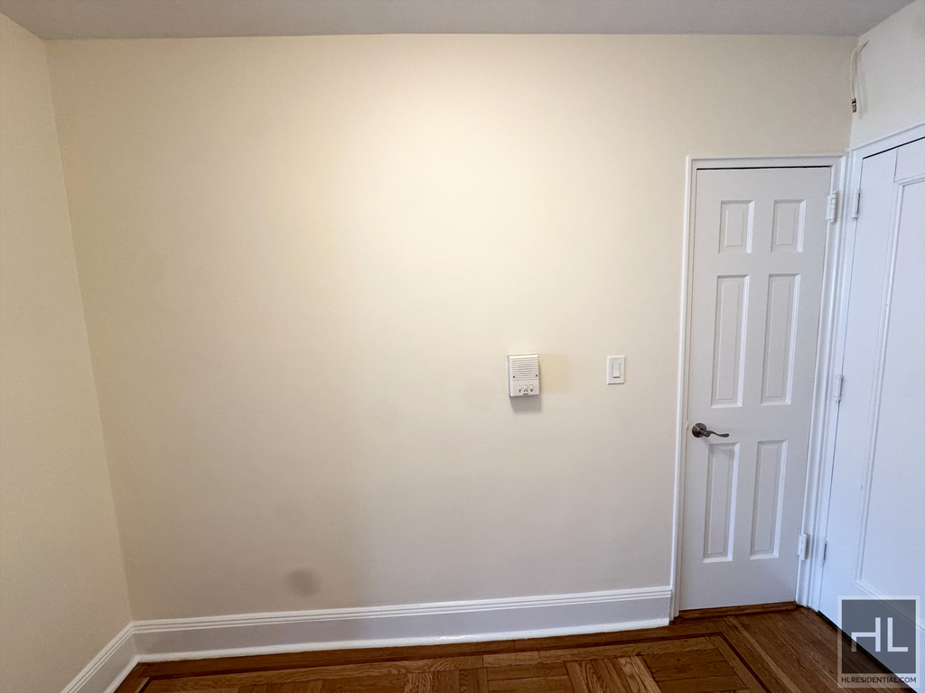 Jane St - Photo 2